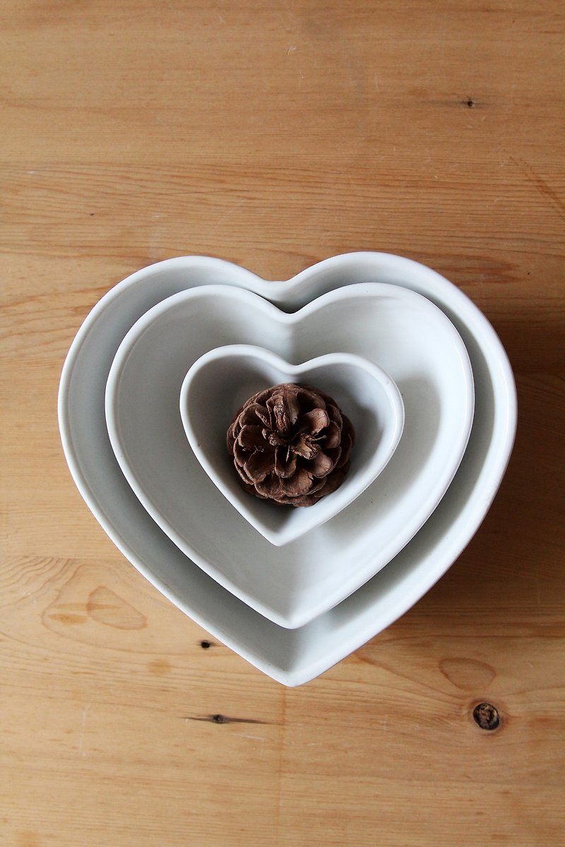 United Kingdom Selbrae House Love Heart Shaped Ceramic Bowl Combination (A Set of Three)-Spot - Bowls - Pottery White