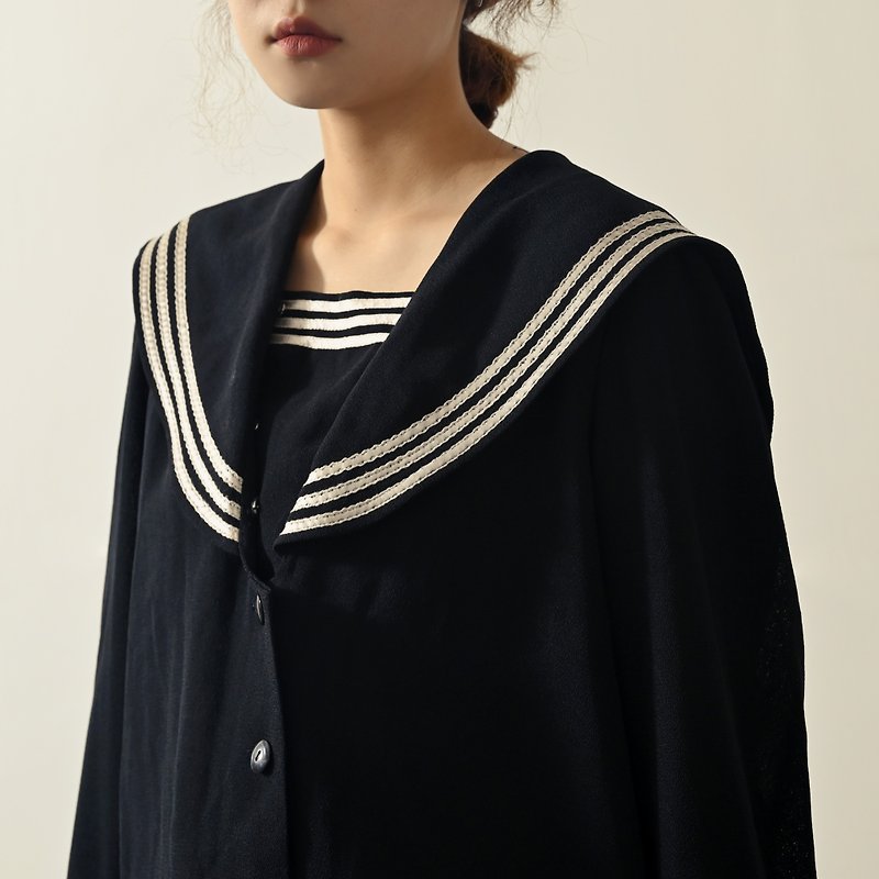 【NaSuBi Vintage】Contrast color piping shawl sailor collar vintage shirt - Women's Shirts - Other Man-Made Fibers 