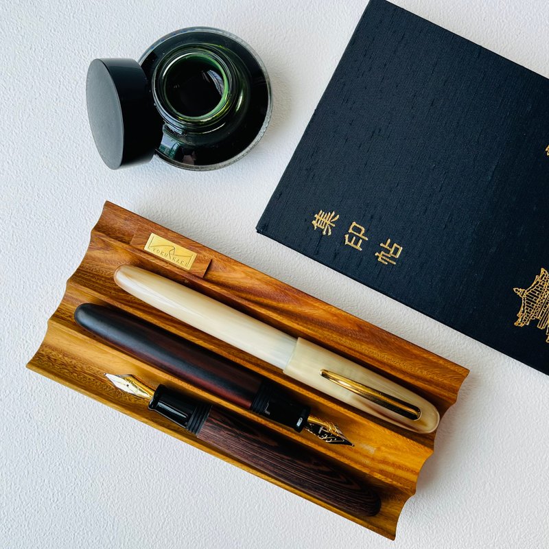 Kyokuhaku 木製筆座 沈著 - 筆筒/筆座 - 木頭 咖啡色