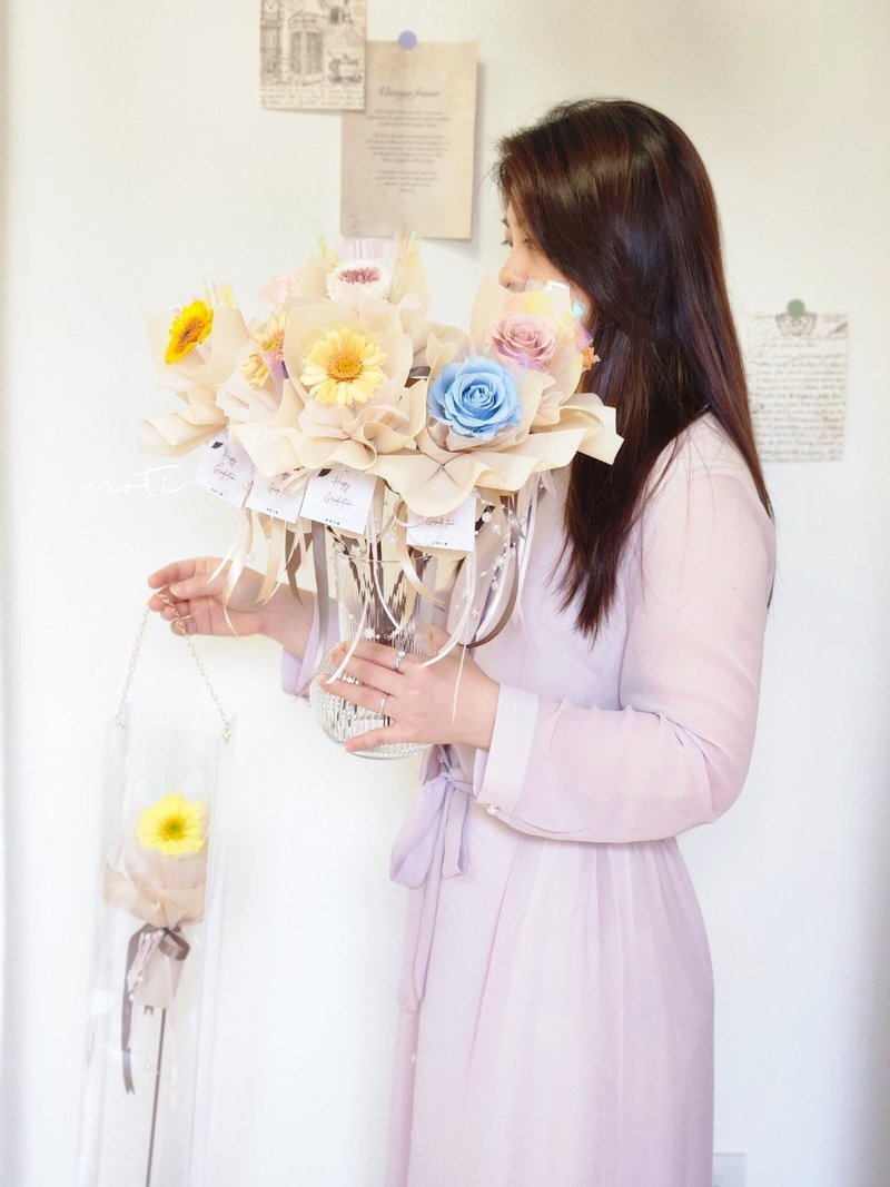 Gentle and shining eternal flower bouquet suitcase eternal flower Valentine's Day graduation flower sun flower - Dried Flowers & Bouquets - Plants & Flowers Multicolor