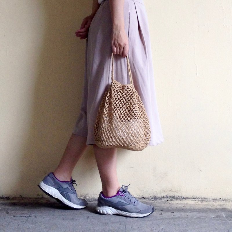 Xiao fabric - comfortable walking / ramie small hand-woven mesh bags - linen color - กระเป๋าถือ - ผ้าฝ้าย/ผ้าลินิน สีกากี