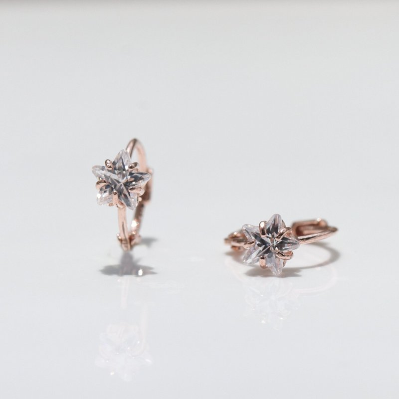 14K Star Diamond Buckle Earrings - ต่างหู - เครื่องประดับ สีทอง