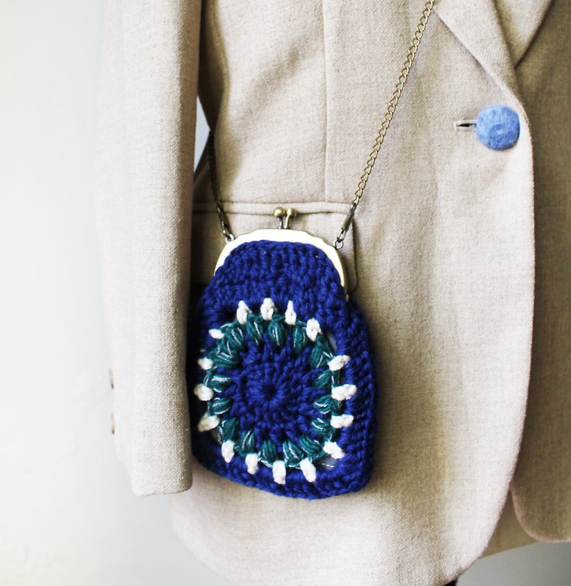 Wool coin purse mouth gold bag double chain blue - Coin Purses - Wool Blue