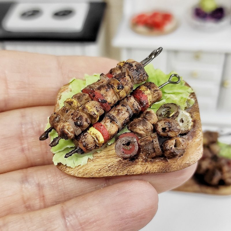Realistic miniature kebab 1 12 - Barbecue - Mini kebab - Kebab for dolls - gift - 公仔/玩偶 - 黏土 