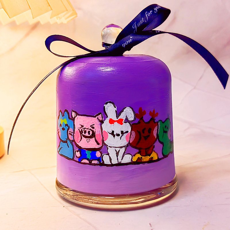 Hand-painted cartoon cute family of five strawberry 111g scented candle gift