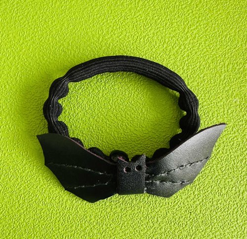 コウモリ型レザーヘアゴム ハロウィンギフト・ハロウィングッズ