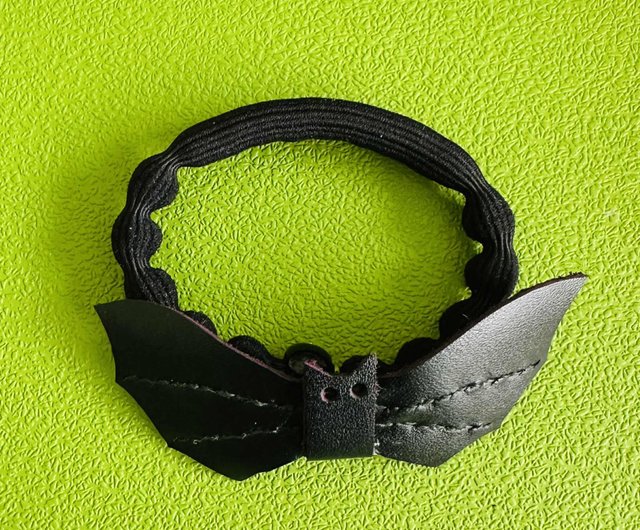 コウモリ型レザーヘアゴム ハロウィンギフト・ハロウィングッズ