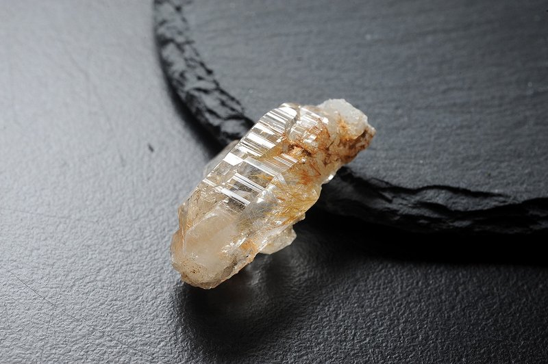 透亮金髮晶 礦石/水晶/靈修/開運/招財/破煞/防小人(收藏級) - 擺飾/家飾品 - 水晶 