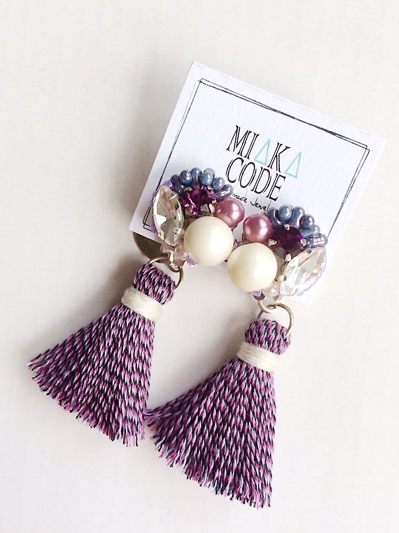 Handmade Beaded Swarovski Crystal Protein Beads Purple Tassel Pearl Earrings/ Clip-On - ต่างหู - วัสดุอื่นๆ สีม่วง