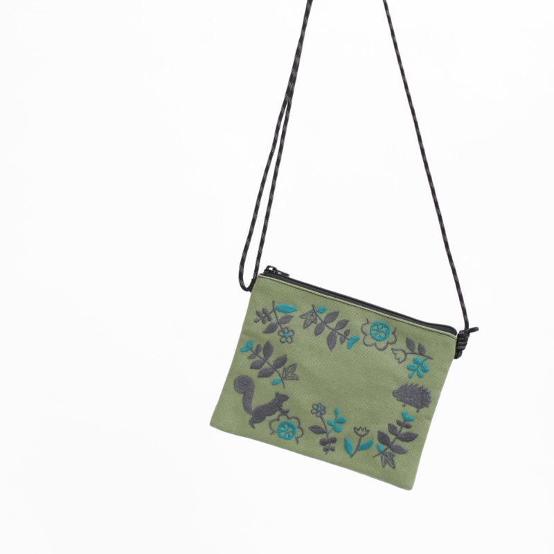 Risu embroidery / embroidery - Toiletry Bags & Pouches - Cotton & Hemp Green