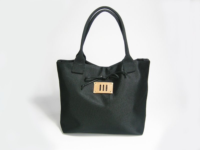 ● net black tote bag (mesh) __ for zuo zuo hand tote bag - กระเป๋าถือ - เส้นใยสังเคราะห์ สีดำ