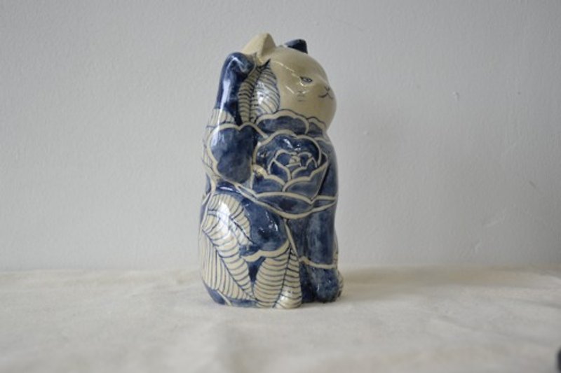 Beckoning cat Fleur - Items for Display - Pottery 