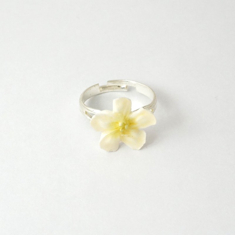 Apple flower/Plumeria Ring =Flower Piping= Customizable - แหวนทั่วไป - ดินเหนียว ขาว