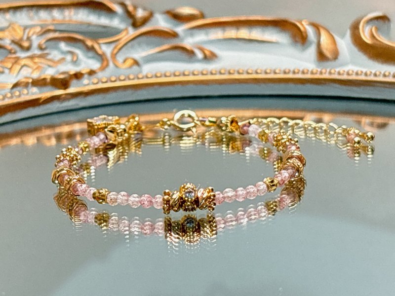 [Customized] Customized thin chain l Strawberry crystal bracelet l 14k gold-filled accessories - สร้อยข้อมือ - หยก สึชมพู