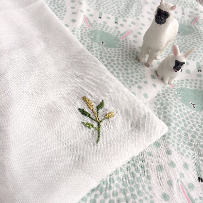 Hand embroidery handkerchief leaves - cotton double yarn - ผ้ากันเปื้อน - ผ้าฝ้าย/ผ้าลินิน ขาว