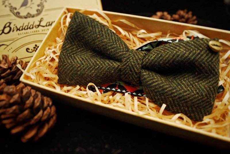 Original handmade retro coffee bean bow tie dark green texture herringbone wool fabric swing Christmas gift - หูกระต่าย/ผ้าพันคอผู้ชาย - ขนแกะ สีเขียว
