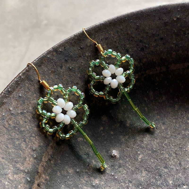 Green bead flower earrings (hook type) - Earrings & Clip-ons - Other Materials Green