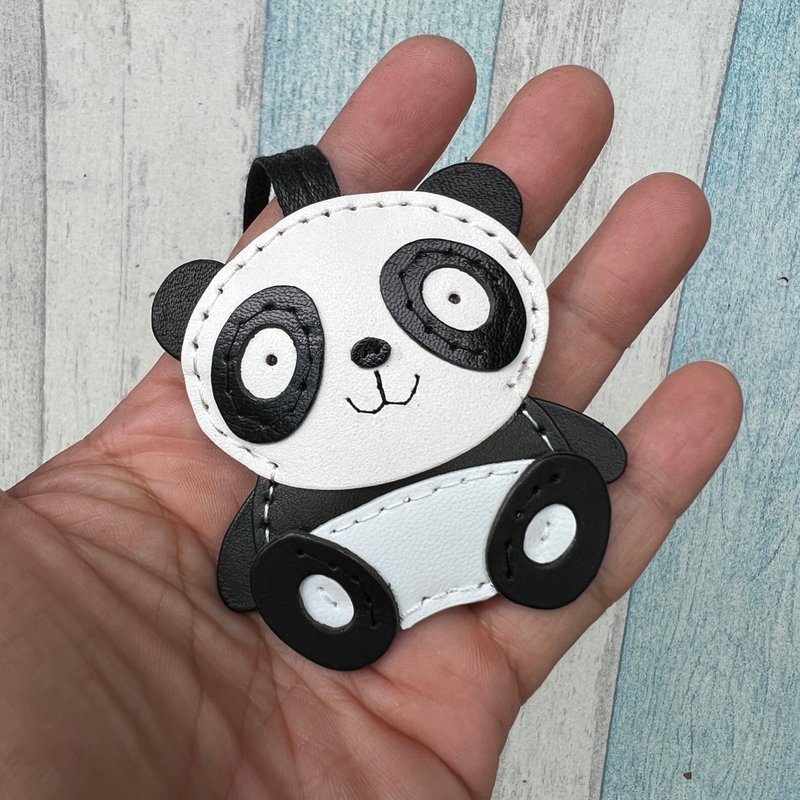 療癒小物 黑/白色 可愛 貓熊 純手工縫製 皮革 吊飾 小尺寸 - 吊飾/掛飾 - 真皮 黑色