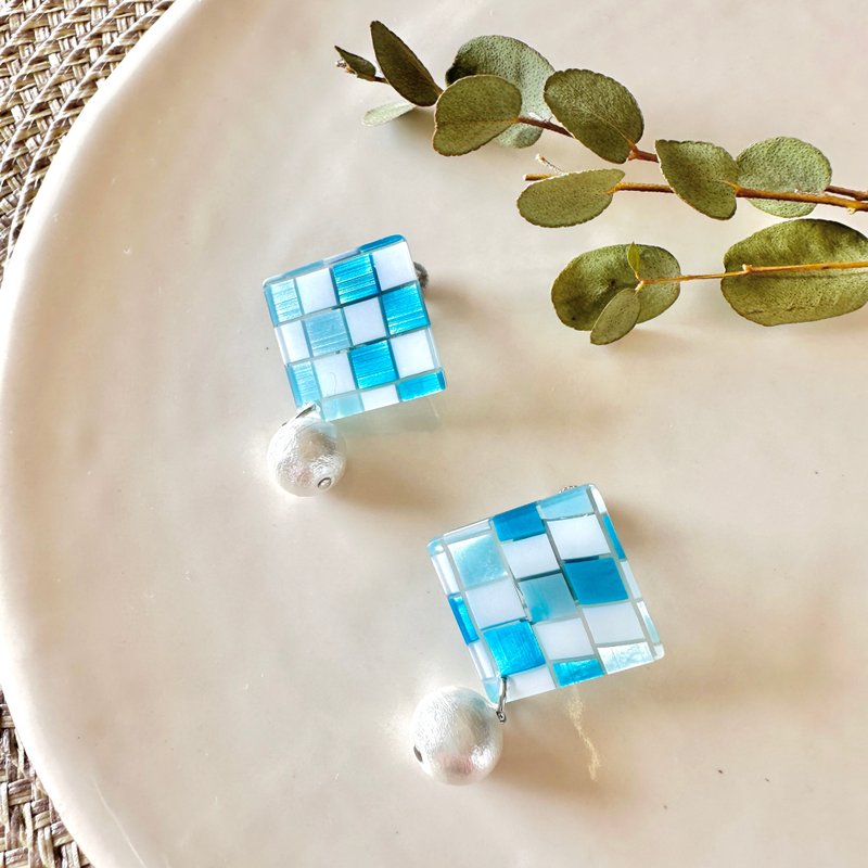 [Blue Square Summer Earrings] Pop and cute handmade Clip-On japanese clip on earrings - ต่างหู - วัสดุอื่นๆ สีน้ำเงิน