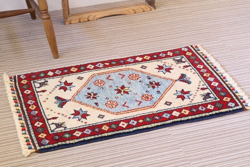 アイボリー×レッド 手織り 絨毯 ポイントラグ ハンドメイド カーペット ウール&草木染め 花柄 84×55cn - 絨毯・カーペット - その他の素材 レッド
