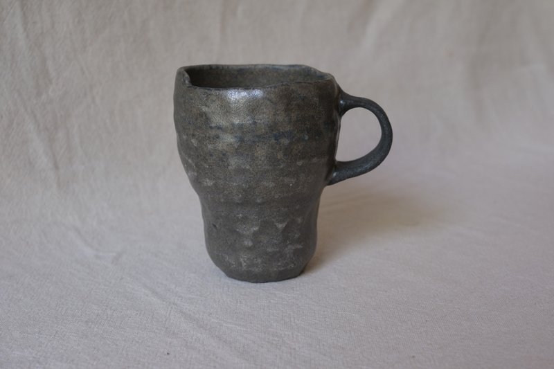 Smoked hand-squeezed mug-2 - Mugs - Pottery 