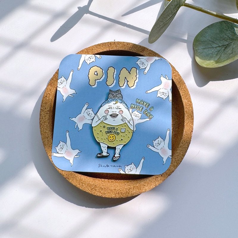 Smiling Egghead / Metal pin badge - เข็มกลัด/พิน - โลหะ สีน้ำเงิน