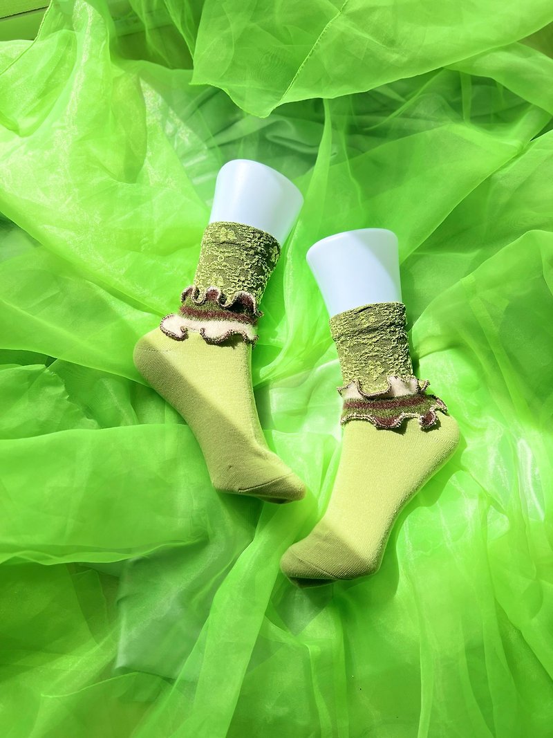 Green x Brown Colorful Mellow Socks, Flashy Socks, Unique, Size 22.5-25, Women's Socks - ถุงเท้า - วัสดุอื่นๆ สีเขียว