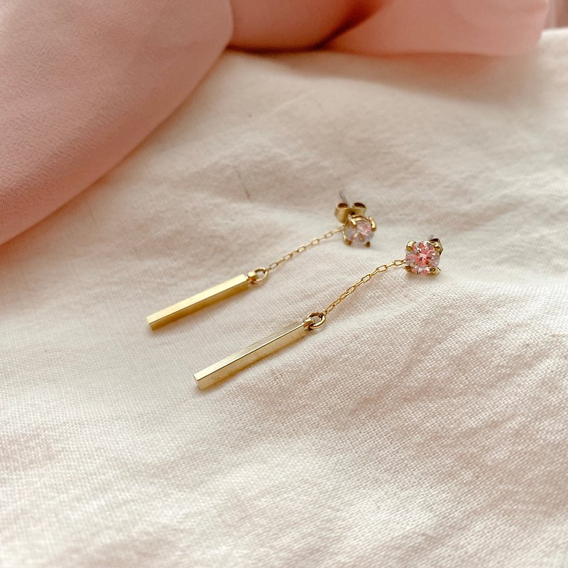 Graceful lady-zircon brass earrings - ต่างหู - ทองแดงทองเหลือง สีทอง