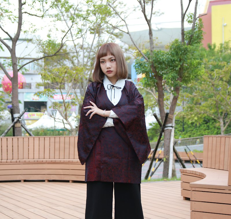 Back to Green:: 日本帶回和服道行 夜色血絲壓紋 有口袋 vintage kimono (KD-24) - 女大衣/外套 - 絲．絹 透明