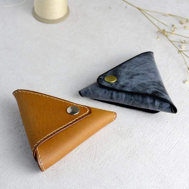 Triangle coin purse headphone cord bag Italian vegetable tanned leather can be purchased with customized lettering - Coin Purses - Genuine Leather Multicolor