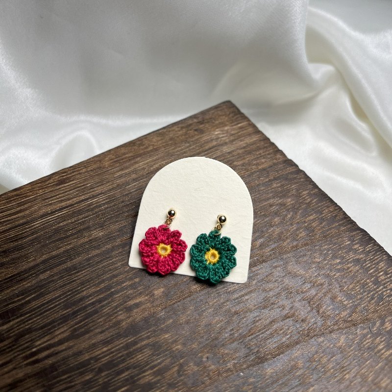 【 原創手作】小花日記 雛菊 撞色 耳環 耳針 鉤針 微鉤 - 耳環/耳夾/耳骨夾 - 棉．麻 多色