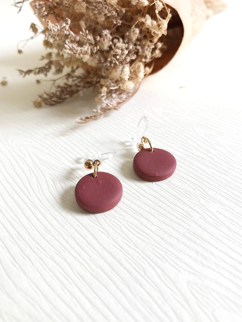 Burgundy / matte soft clay earrings handmade - ต่างหู - ดินเหนียว สีแดง