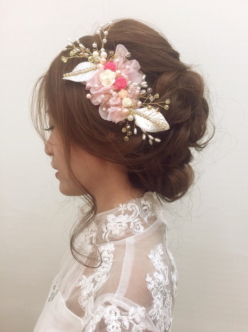 Put on a happy bride headdress decorated with European style. Wedding buffet. Handmade bridal headdress -6817 - เครื่องประดับผม - โลหะ หลากหลายสี