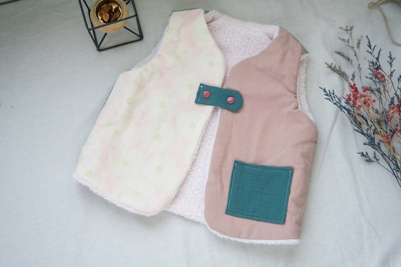 Children's vests | Lambskin vests | Reversible vests | Walking in Kyoto - Tops & T-Shirts - Cotton & Hemp Pink