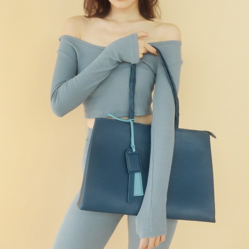 Large blue blue imported top layer cowhide leather minimalist square paper bag shopping tote bag shoulder bag - กระเป๋าแมสเซนเจอร์ - หนังแท้ สีน้ำเงิน