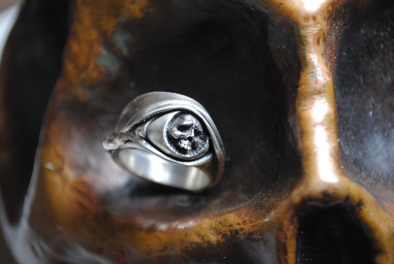 A book x Murklai/Handmade silver jewelry/Co-branded ring/Skull reflection3 - แหวนทั่วไป - เงินแท้ สีเงิน
