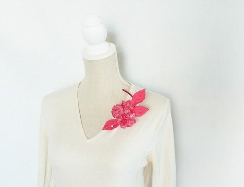 Corsage - Hydrangea - (red) - Brooches - Silk Red