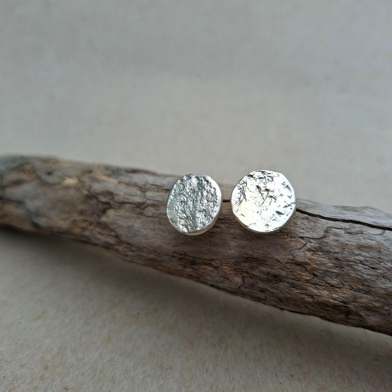 Rock Silver Earrings - Round - ต่างหู - เงิน สีเงิน