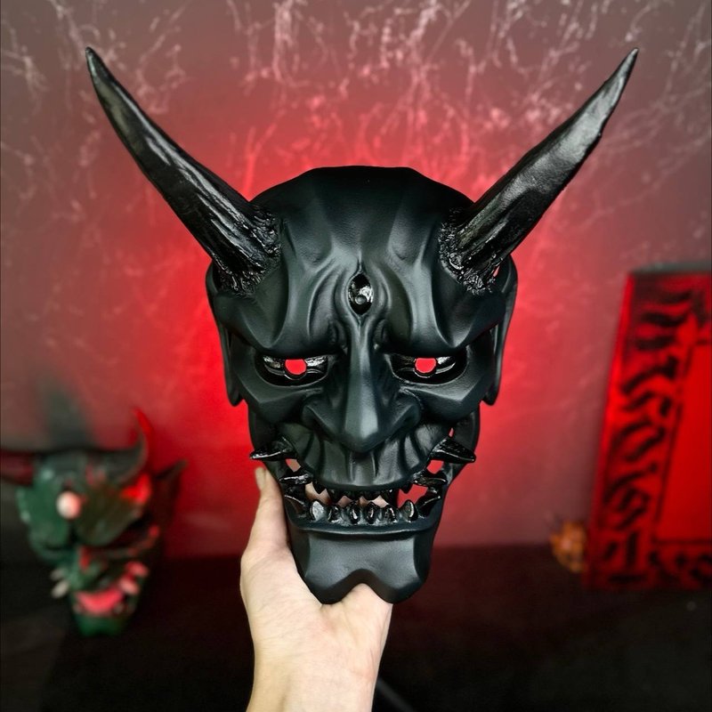 Japanese Oni mask: Total Black, Traditional Oni Demon Cosplay, Japan Wall Decor - 口罩/口罩收納套 - 樹脂 黑色