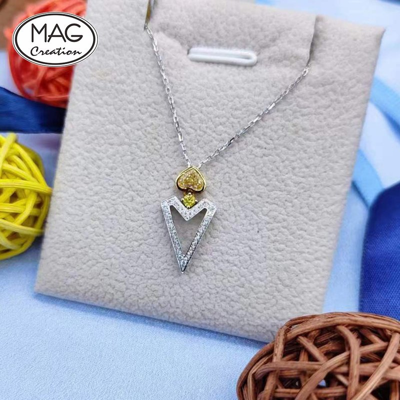 Yellow Diamond Series | 18K White Gold Diamond Double Heart Pendant Necklace - สร้อยคอ - เครื่องประดับ 