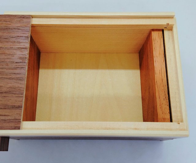 14回仕掛け5寸秘密箱 天然木 ウォールナット・水木 パズル からくり