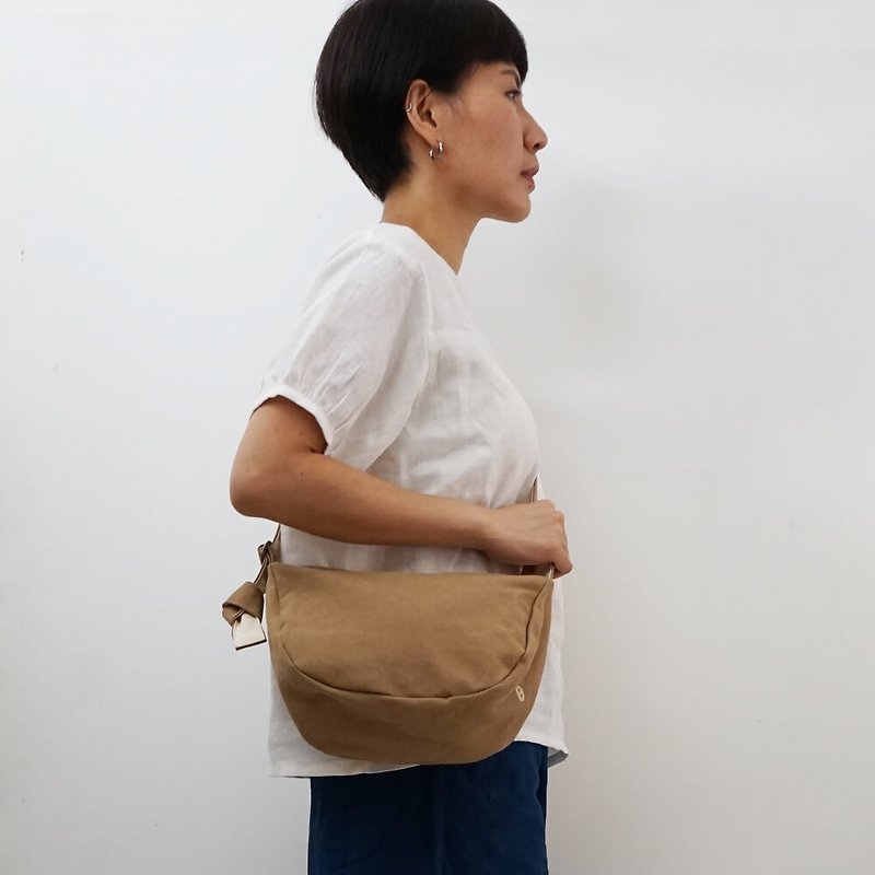 Mogu / Side Back Canvas Bag / Brown Earth / Full Moon - Messenger Bags & Sling Bags - Cotton & Hemp Khaki
