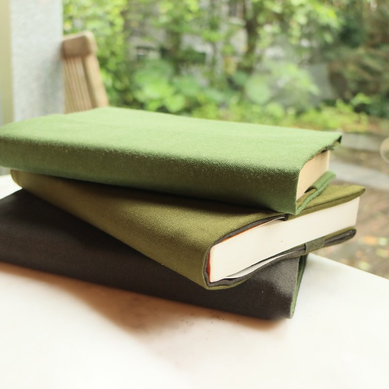 [Green] Book Clothes Cloth Book Clothes Adjustable Book Clothes Handmade Book Clothes - ปกหนังสือ - ผ้าฝ้าย/ผ้าลินิน 