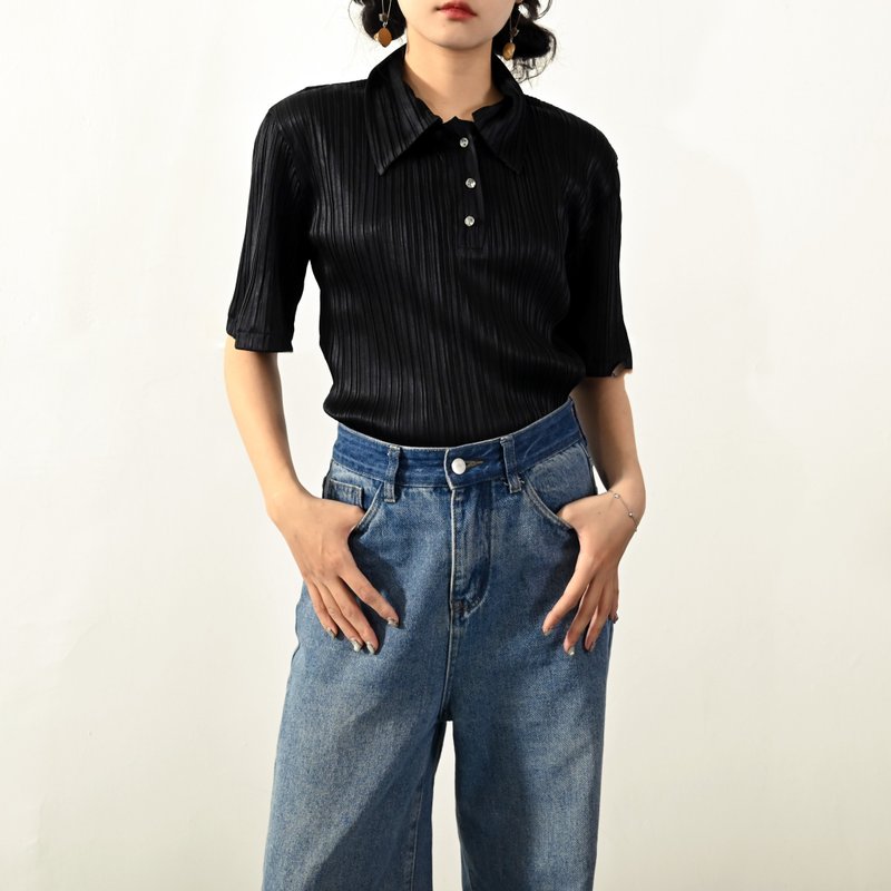 【NaSuBi Vintage】Pleated fabric solid color short-sleeved vintage top - เสื้อผู้หญิง - ไฟเบอร์อื่นๆ สีดำ