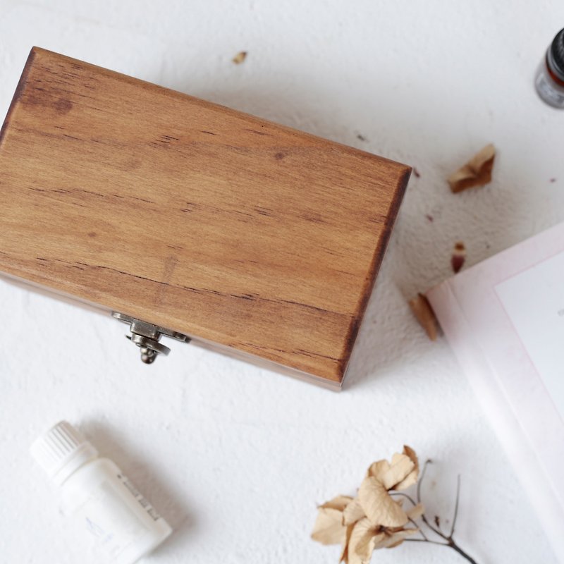 Walnut clamshell wooden box - Fragrances - Wood 