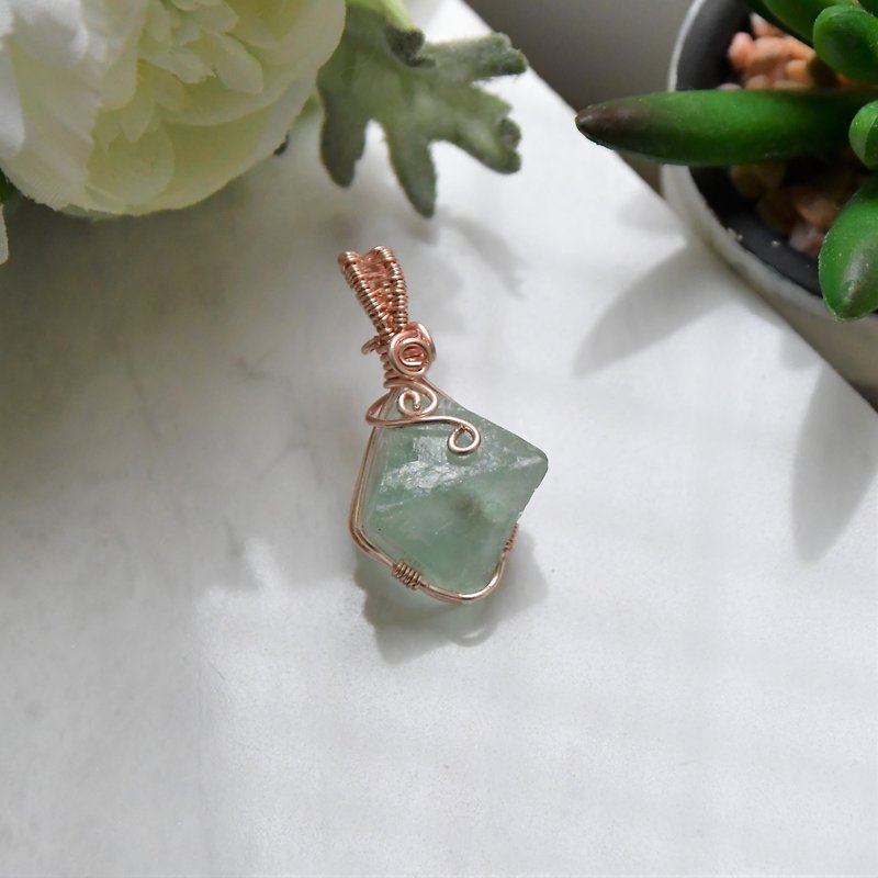 [Green Lake] fluorite octahedral metal braided necklace - Necklaces - Gemstone Green