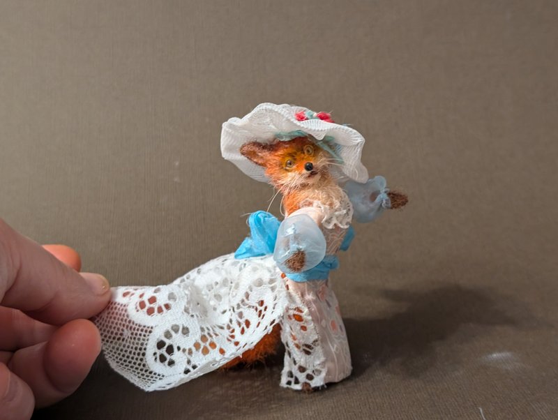 Fox Natalie, crocheted miniature, 5 cm/8 cm - 玩偶/公仔 - 其他材質 橘色