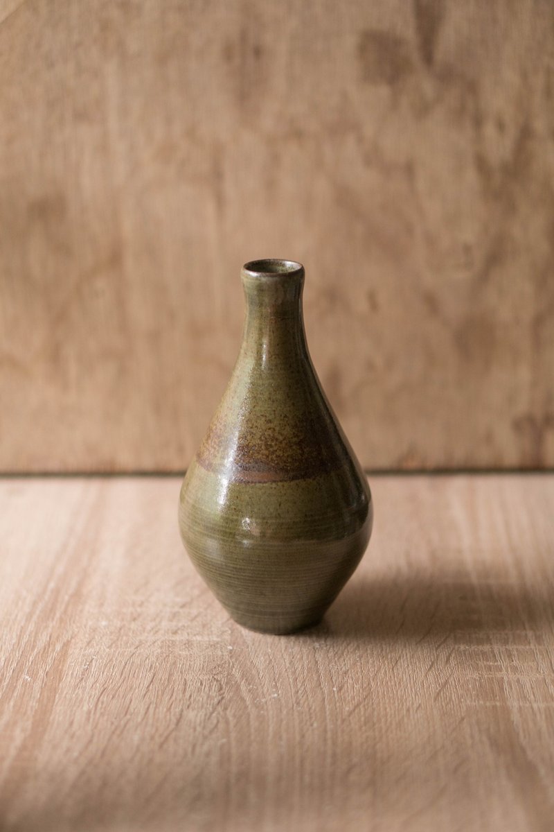 Olive green stoneware bottle | vase - เซรามิก - ดินเผา สีเขียว