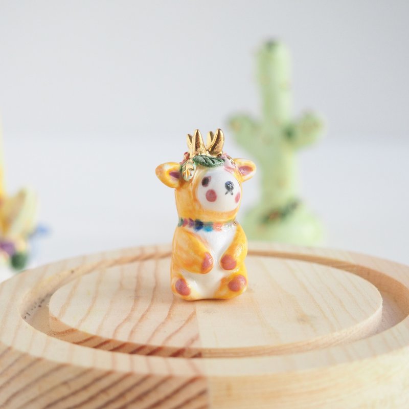 偽裝成鹿的熊貓陶瓷擺飾 - 擺飾/家飾品 - 瓷 橘色