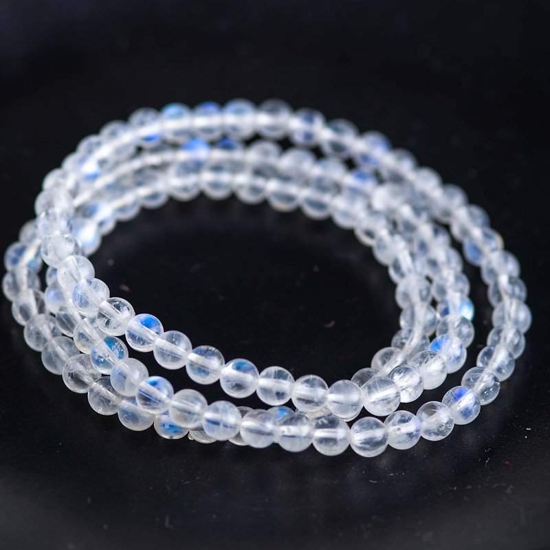 Moonstone Natural Gemstone Crystal Bracelet - สร้อยข้อมือ - เครื่องเพชรพลอย สีน้ำเงิน